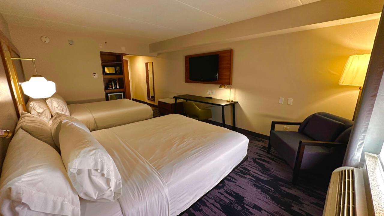 Newmarket Hotel And Suites Ngoại thất bức ảnh