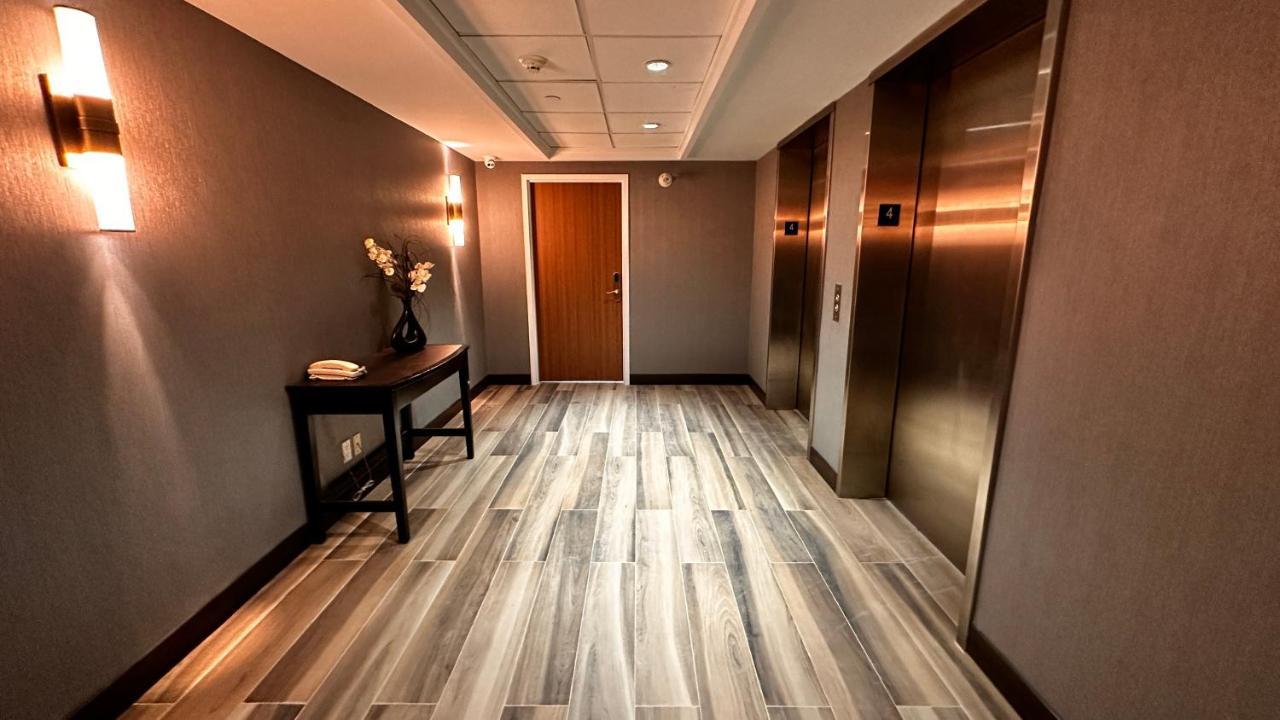 Newmarket Hotel And Suites Ngoại thất bức ảnh
