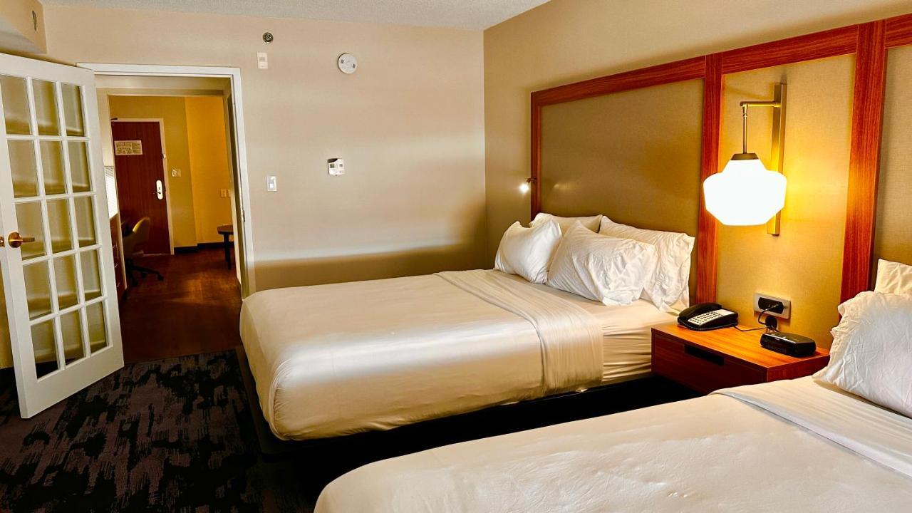 Newmarket Hotel And Suites Ngoại thất bức ảnh
