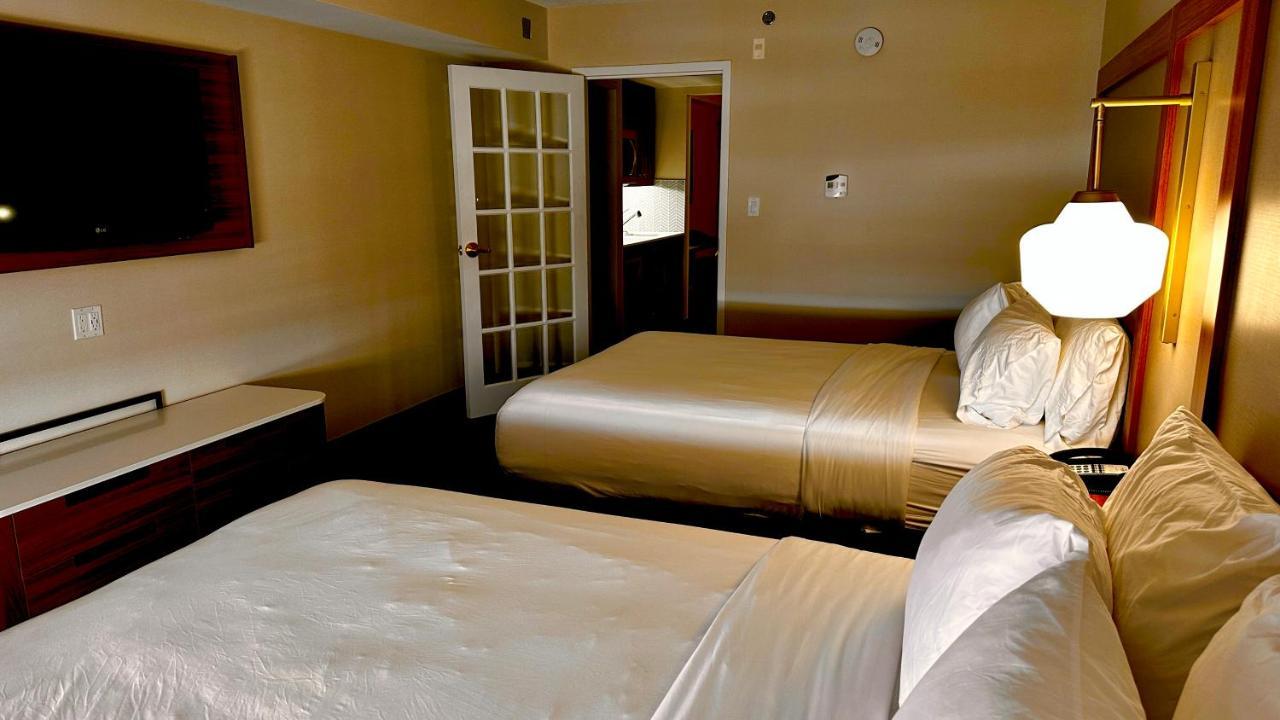 Newmarket Hotel And Suites Ngoại thất bức ảnh