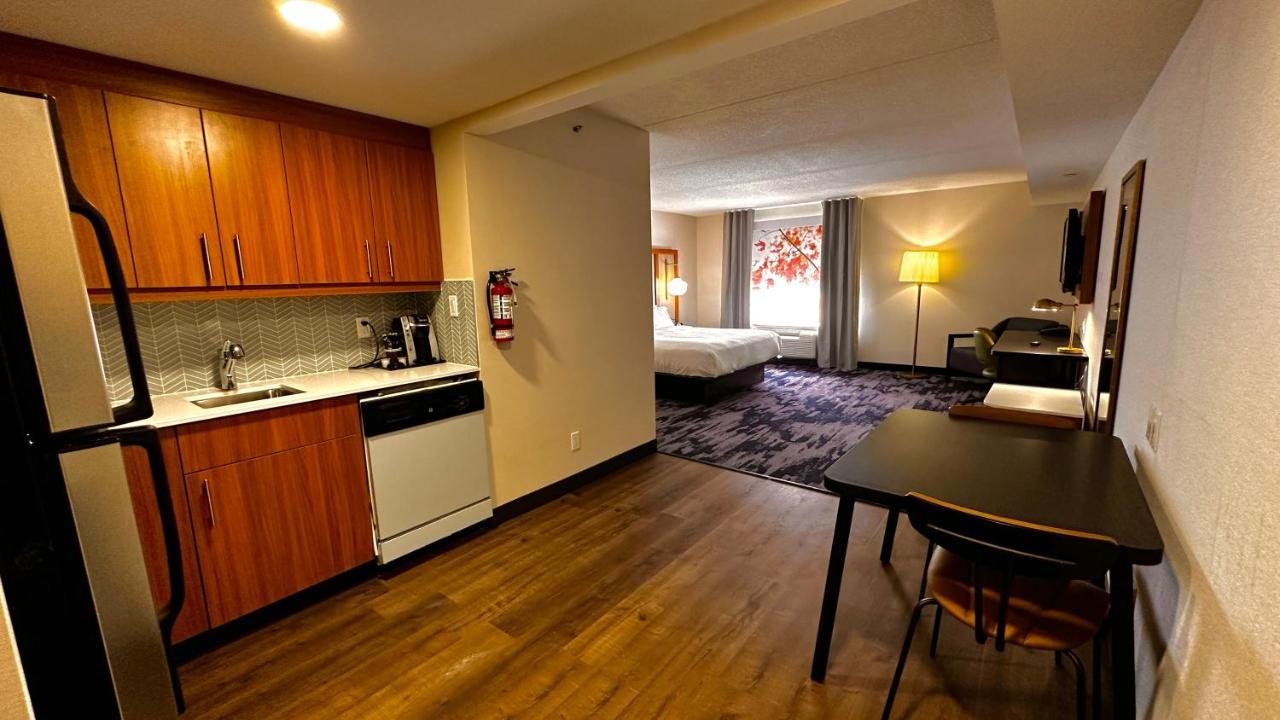 Newmarket Hotel And Suites Ngoại thất bức ảnh