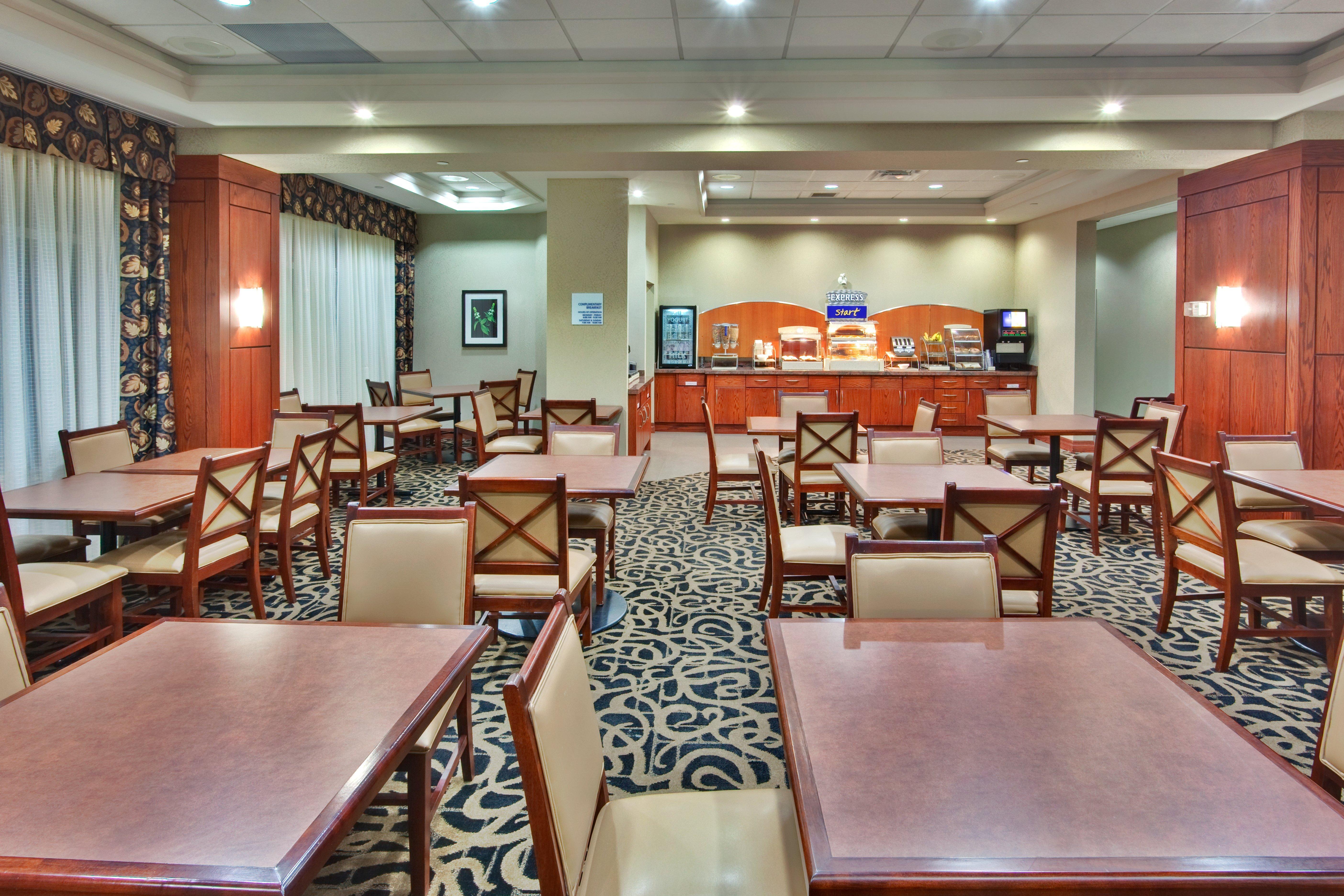 Newmarket Hotel And Suites Ngoại thất bức ảnh
